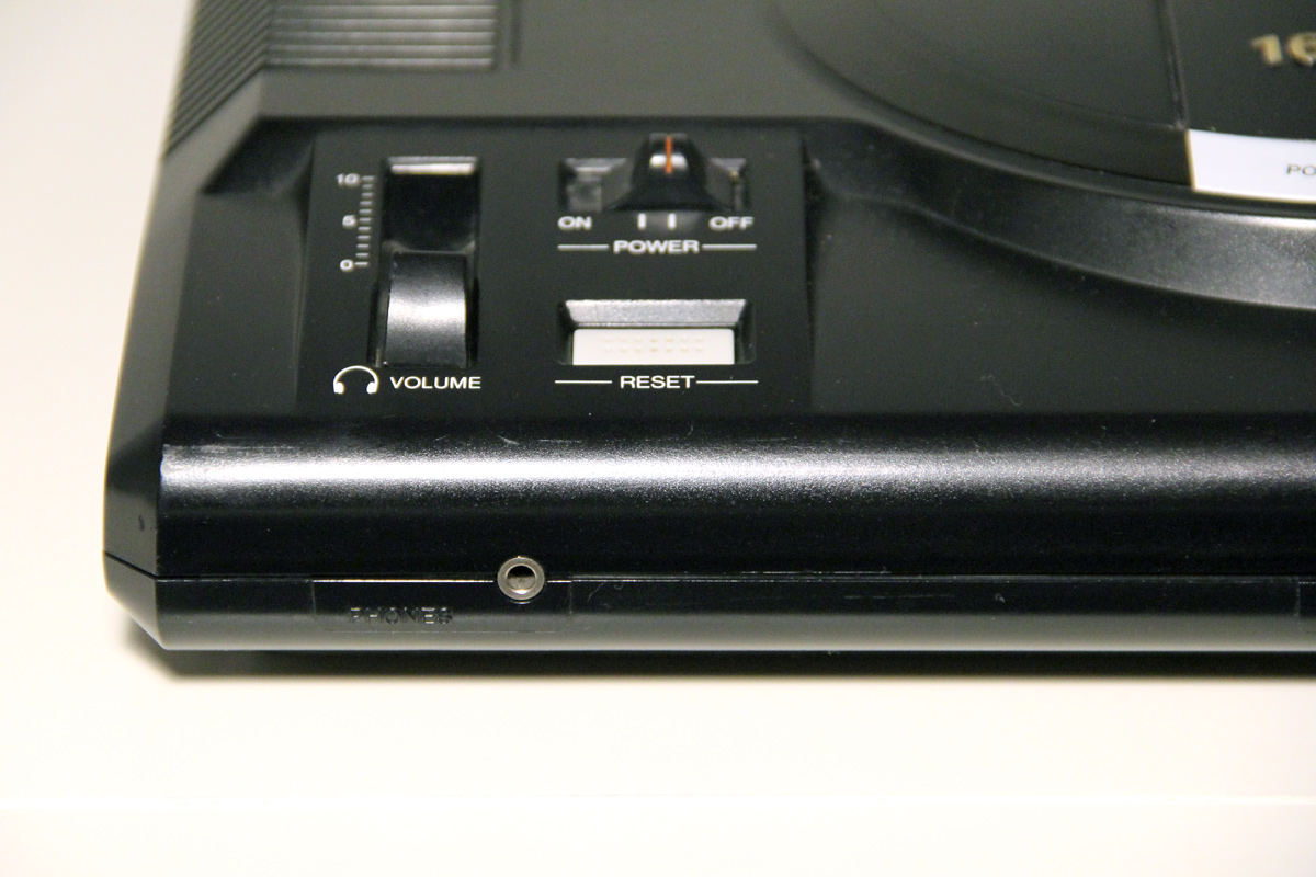 Sega Mega Drive 1 (PAL-Version): Stereo-Kopfhörerausgang